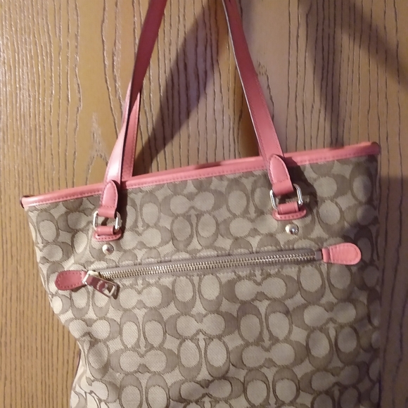 Handbag - Picture 7 of 7